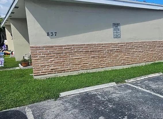 837 Northeast 17th Avenue