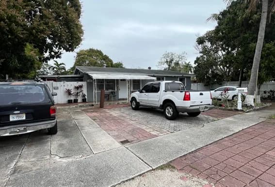 3633 Southwest 17th Street