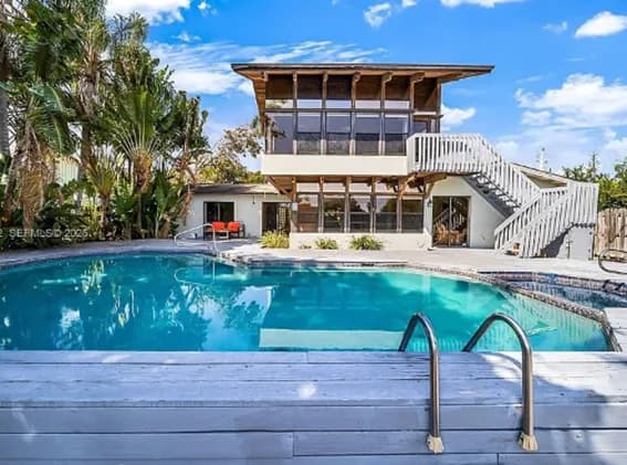 Northeast 18th Avenue