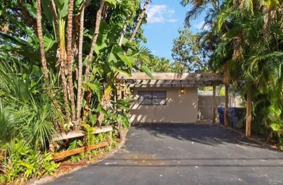 3032 Northeast 2nd Terrace