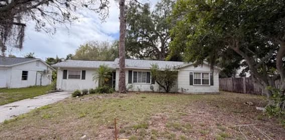 835 Poinsettia Avenue