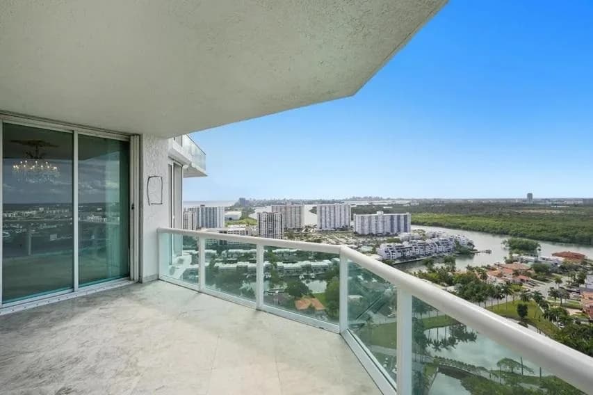 16500 Collins Avenue, Sunny Isles Beach, FL, 33160