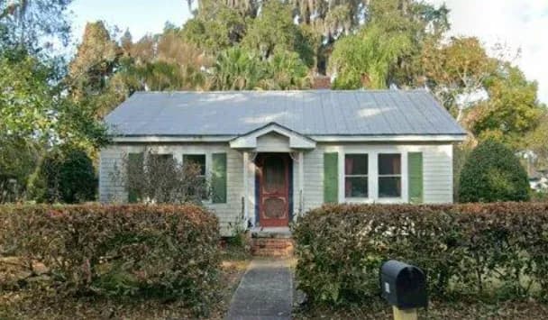 1404 Warwick Place