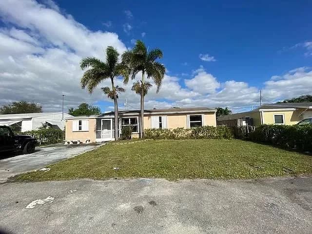 2121 Longwood Road