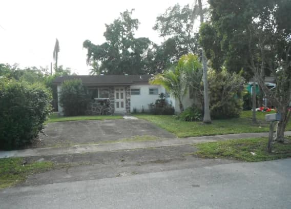 4956 Southwest 5th Court