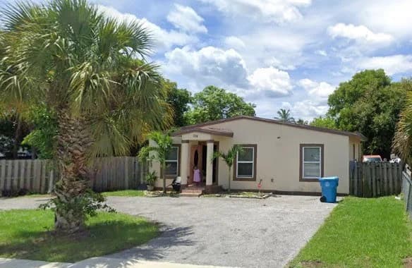 124 Southwest 10th Avenue