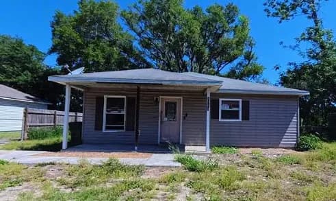 1704 Center Street