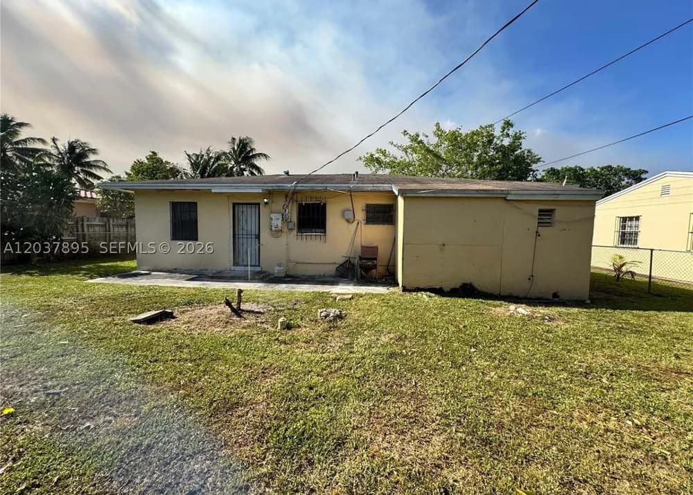 950 Northeast 160th Street