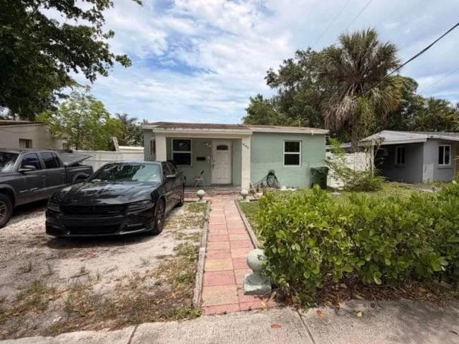 440 Northwest 15th Avenue