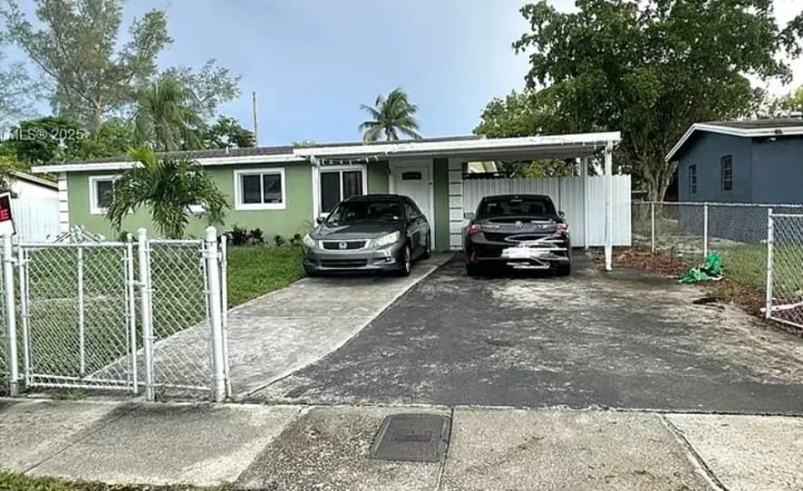1620 NW 15th Place,