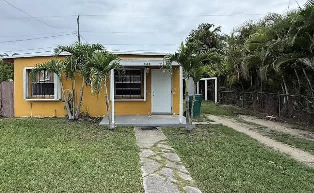 544 Northwest 10th Street