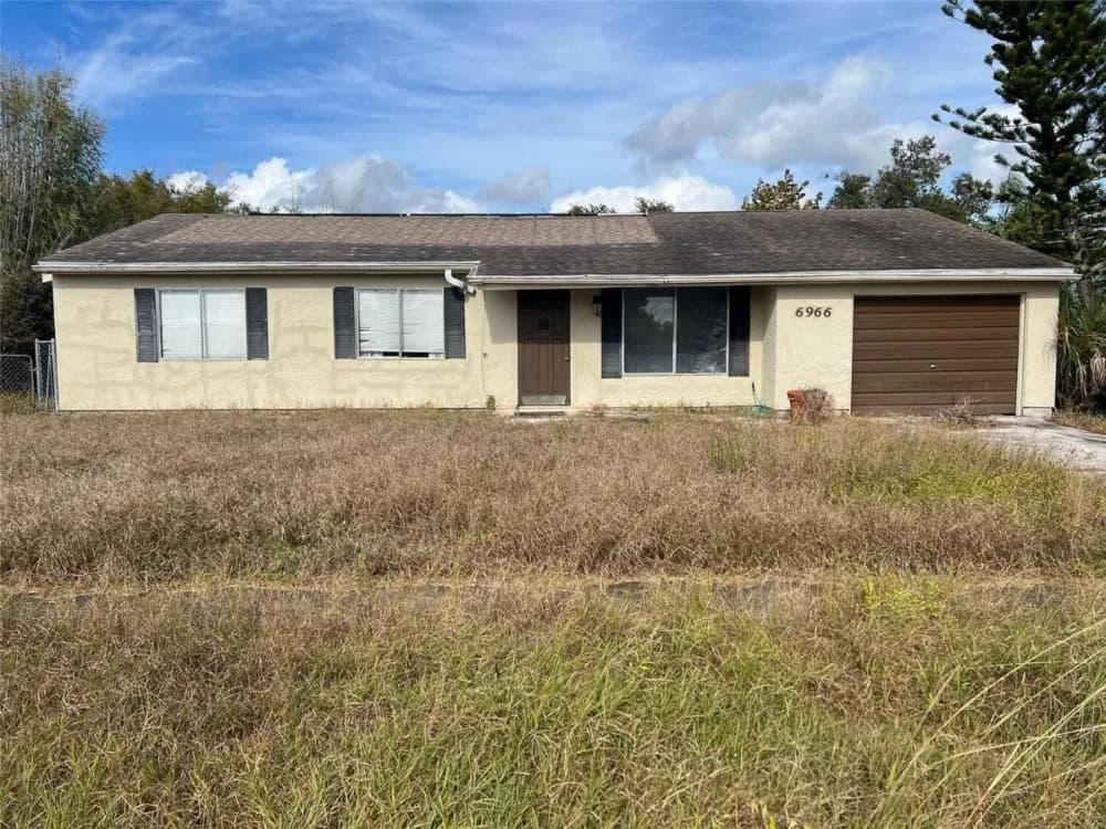 6966 Roslyn Court