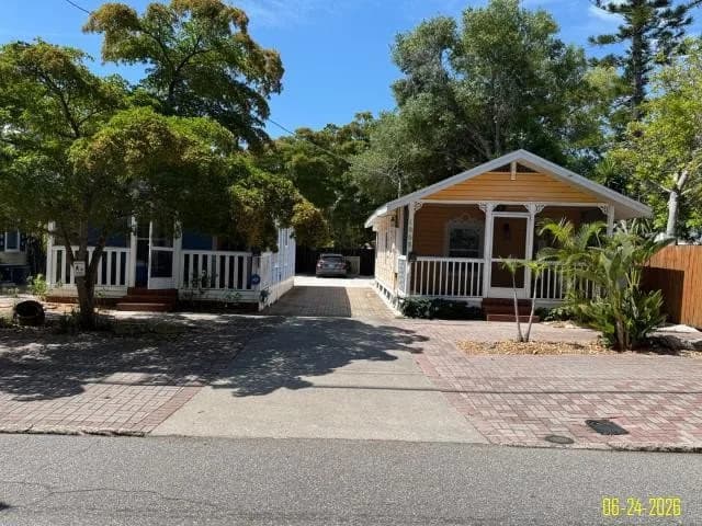 1868 Laurel Street