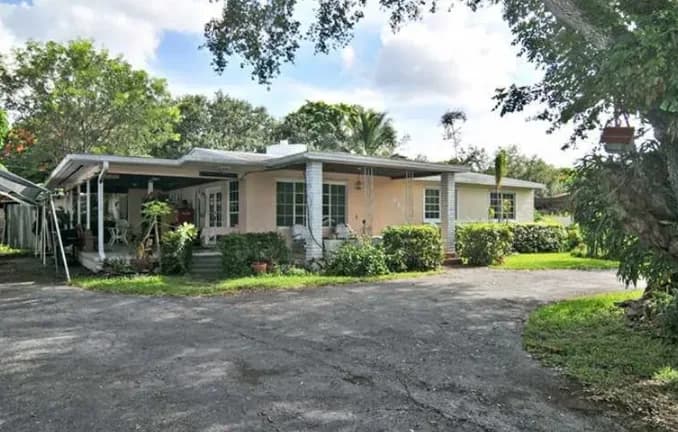6851 Sunset Drive