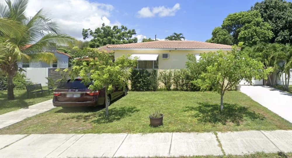 2463 Dewey Street