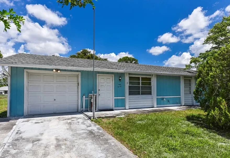 915 SW John Mccormack Terr