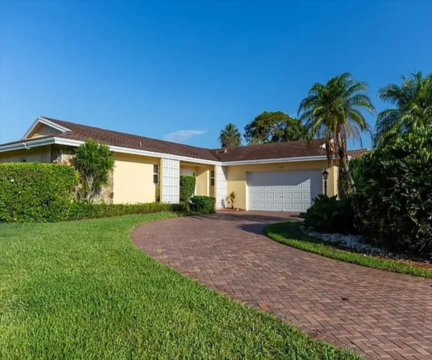 5728 South Bayberry Lane