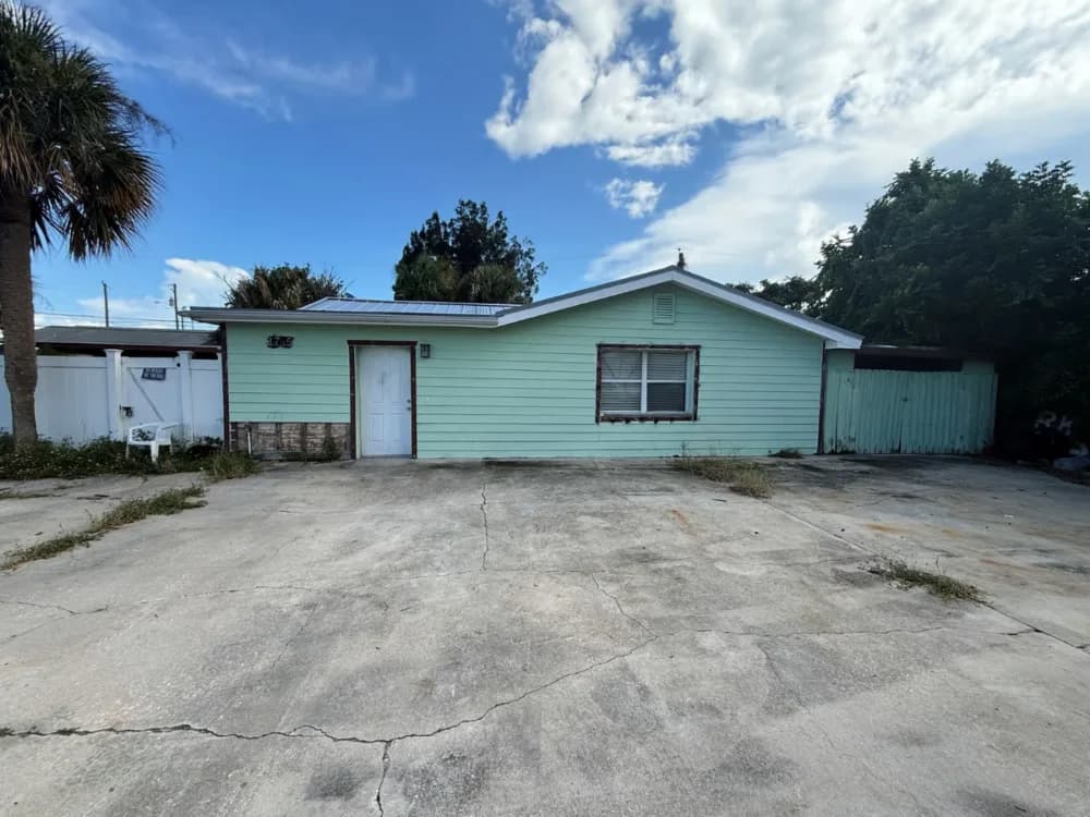 1745 Elm Drive West